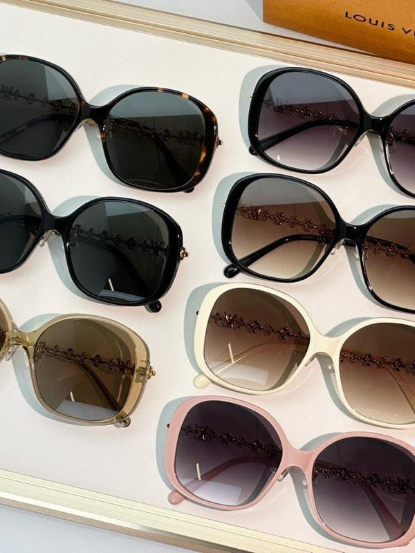 Louis Vuitton Z2456U LV Bloom Round Square Sunglasses  ✨ $650