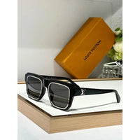 '-  Louis Vuitton Z2505W LV Legacy Square Large Sunglasses ✨