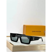 Louis Vuitton Z2703E LV Clash Low Square Sunglasses ✨