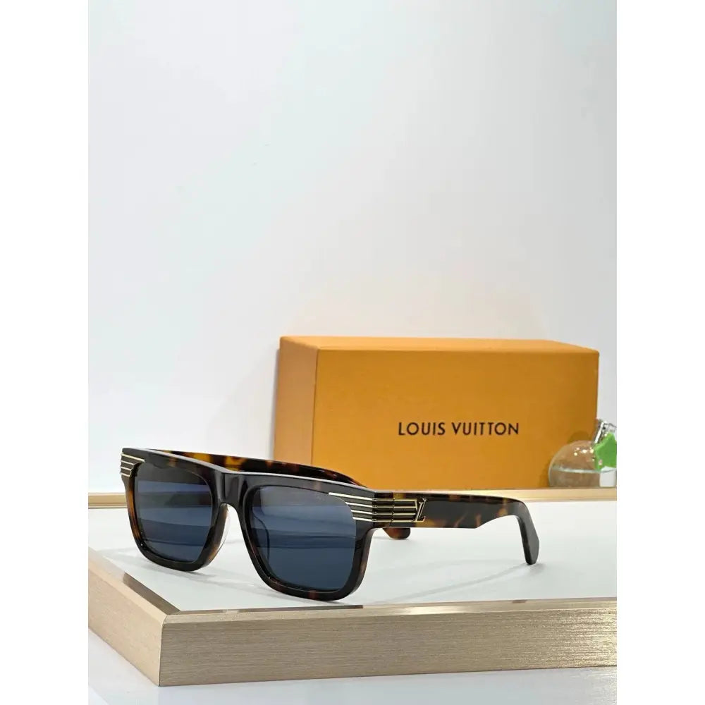 Louis Vuitton Z2746U LV Slide Square Sunglasses ✨