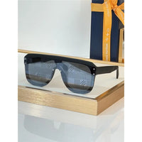Louis Vuitton Z2906U LV Waimea Mask Round Sunglasses ✨