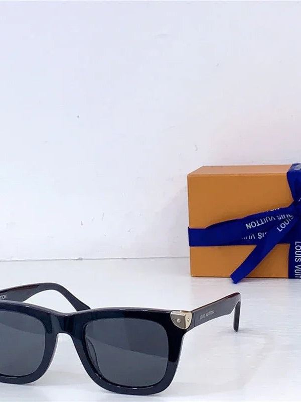 Louis Vuitton Z3231U LV Heritage Square Sunglasses ✨