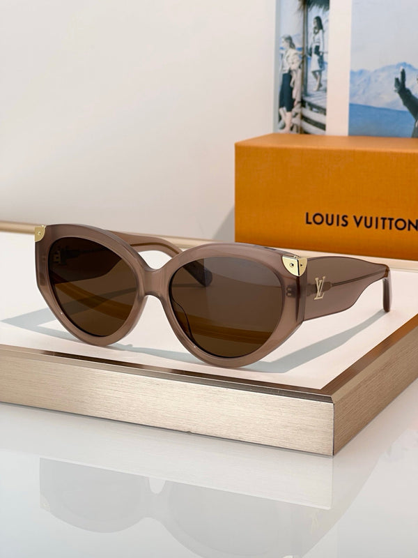 Louis Vuitton Z3339W LV Trunk Cat Eye Sunglasses ✨