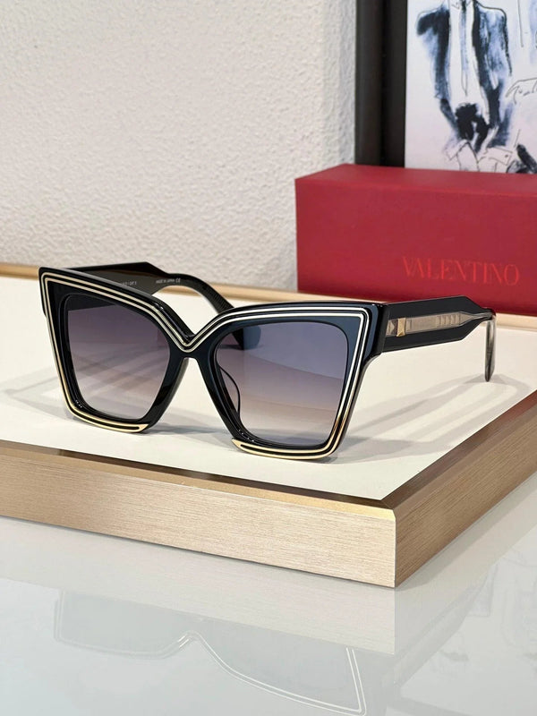 New Season $810 VALENTINO V - GRACE OVERSIZED CATEYE ACETATE FRAME Sunglasses✨
