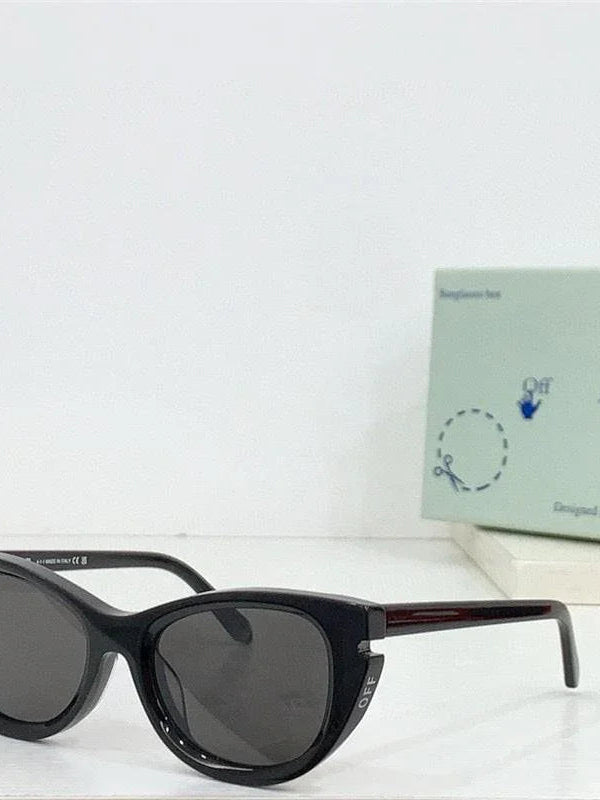 OFF-White!  BOULDER OERI112 Sunglasses ✨