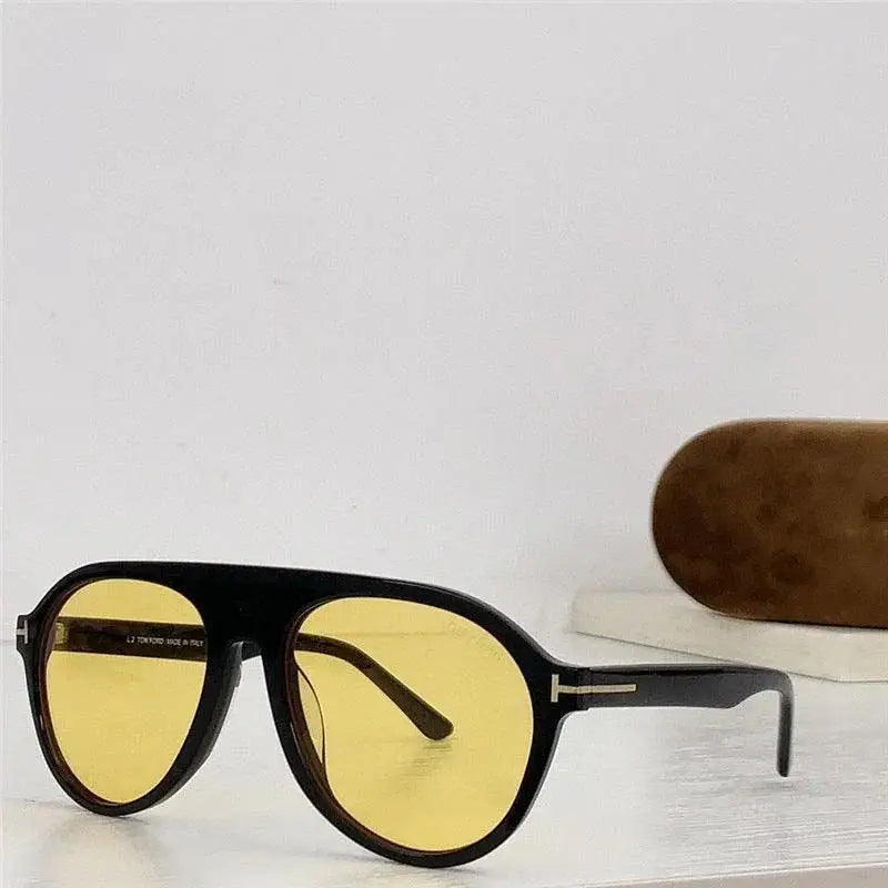 PILOT HORN SUNGLASSES $1,690 FT1047-P ✨