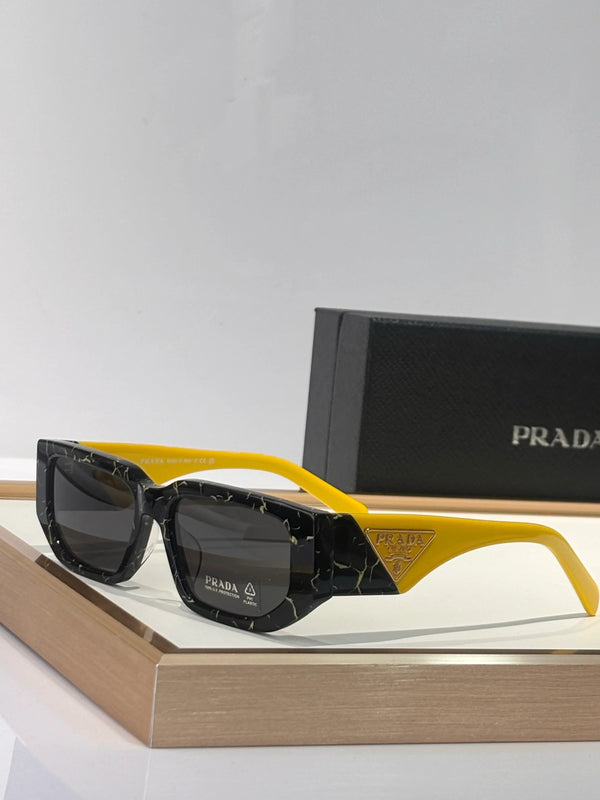 PRADA SPR09Z Sunglasses with triangle logo 🟥