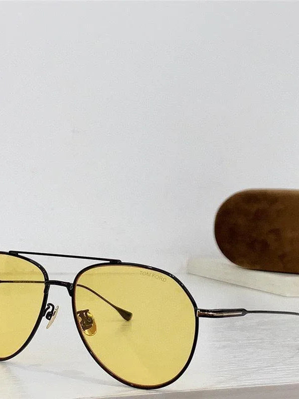 Tom Ford Titanium Japan Sunglasses Gold Grey Pilot Metal Cyrus TF 747 28A FT0747
