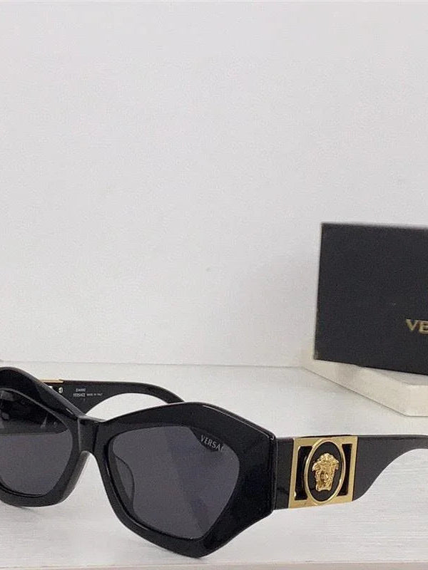Ultra RaRe VINTAGE VERSACE SUNGLASSES MOD.421/B   ✨
