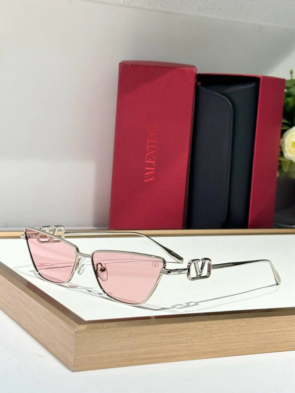 Valentino VLOGO SIGN CAT-EYE TITANIUM FRAME VLS135B Sunglasses✨